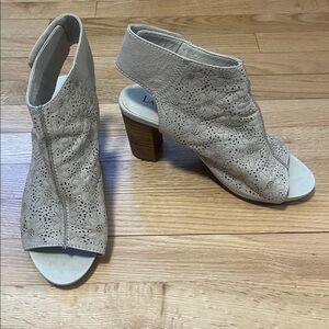 Chic White Floral Cutout Heels